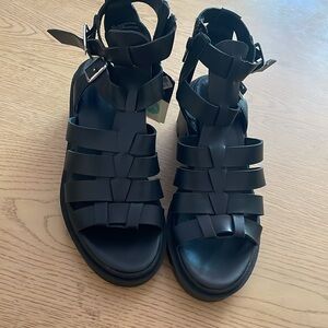 Wild fable chunky strappy heel sandal NWT 8.5